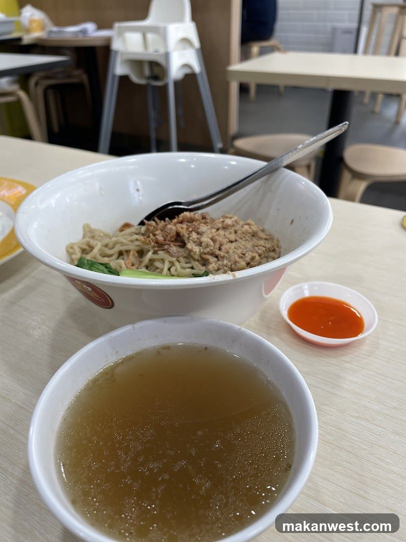 Noodle Bowl with Soup and Sauce
