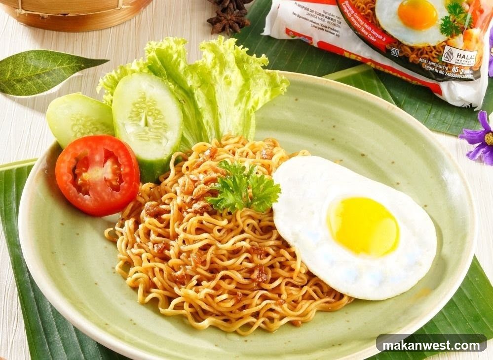 Noodle Dish with Fried Egg and Vegetables