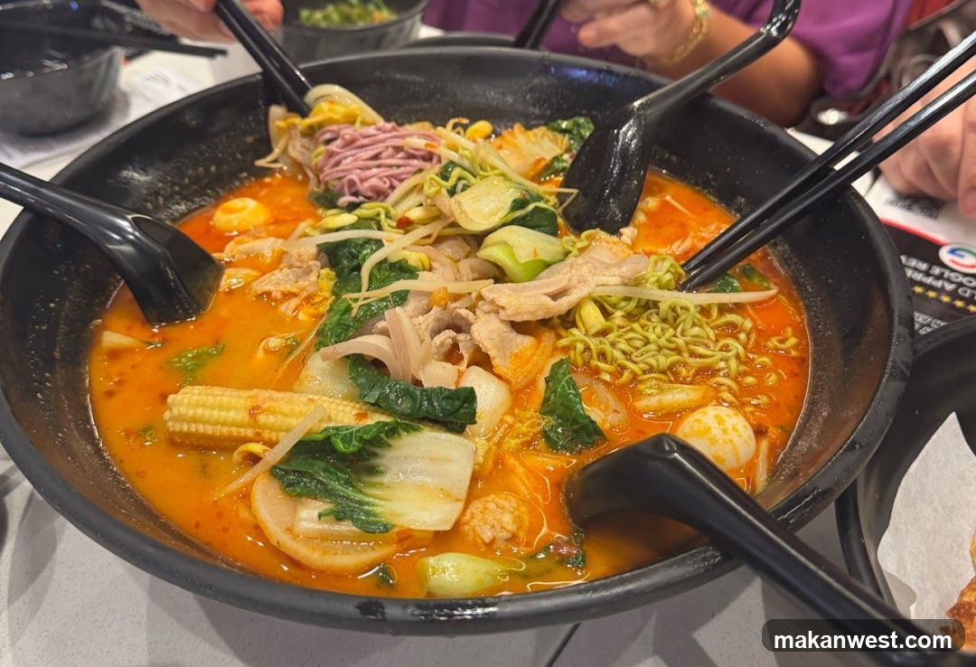 Spicy Hot Pot with Noodles and Vegetables