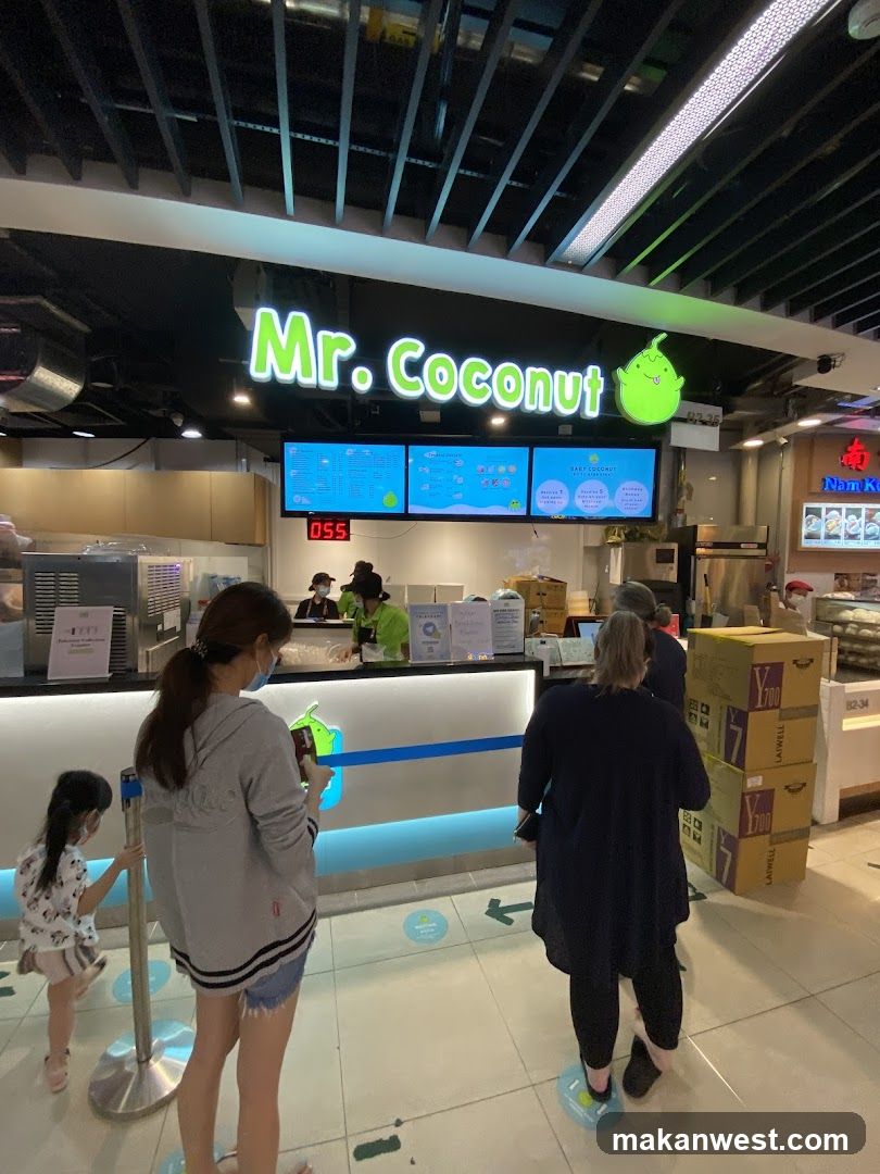 Mr. Coconut Counter Interior