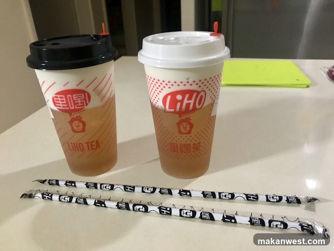 Lihoh Tea Cups and Straws