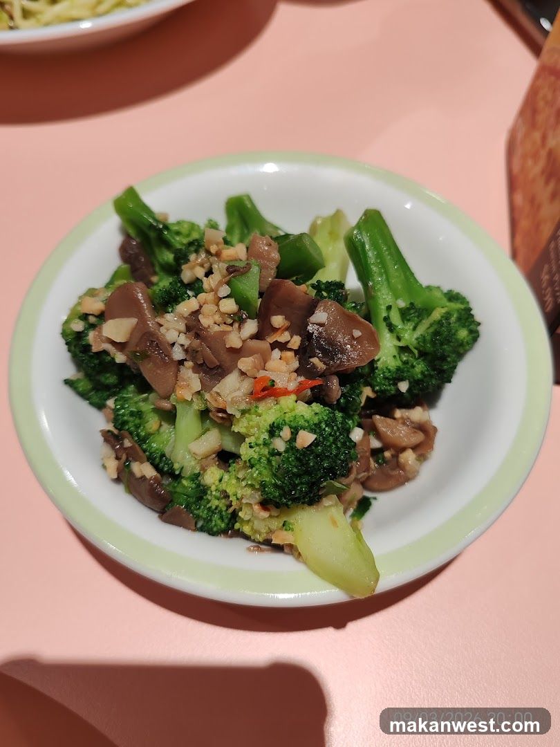 Broccoli and Mushroom Dish