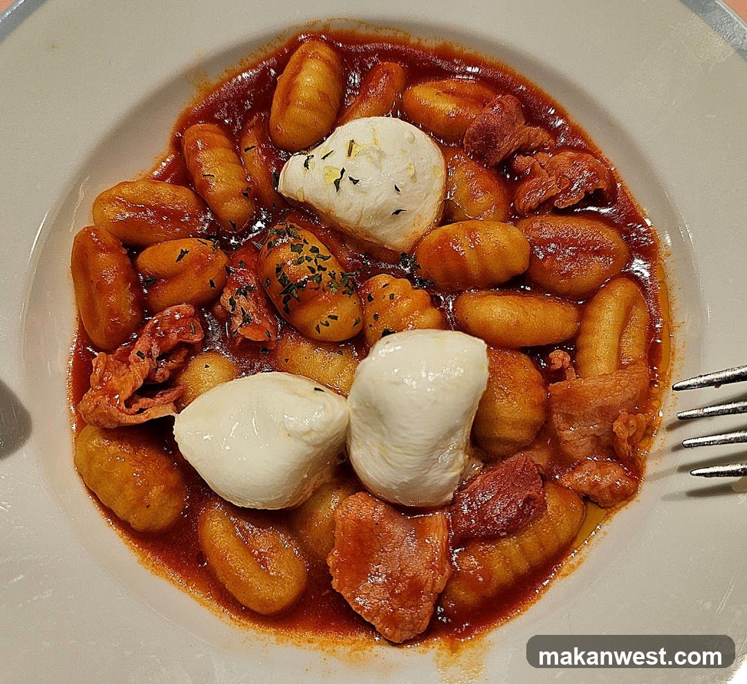 Gnocchi with Tomato Sauce and Mozzarella