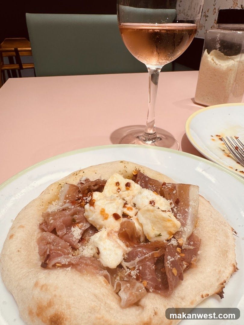 Flatbread with Prosciutto and Cheese