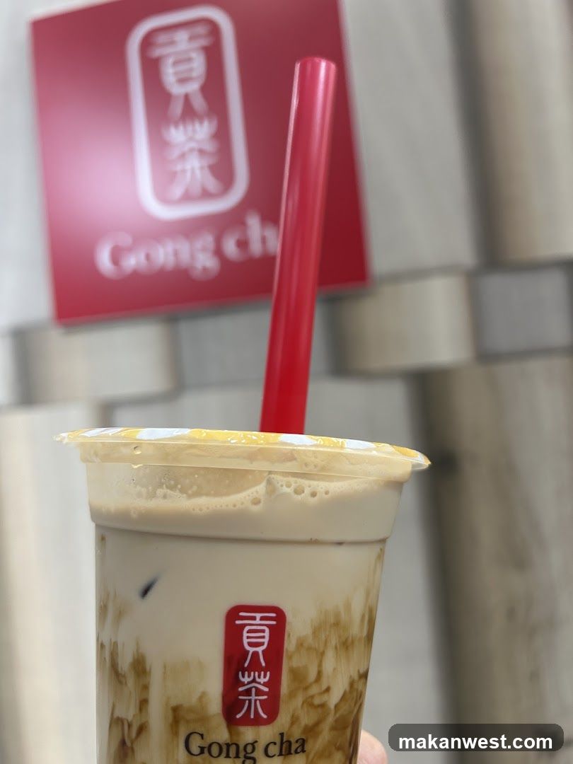 Gong cha drink with red straw