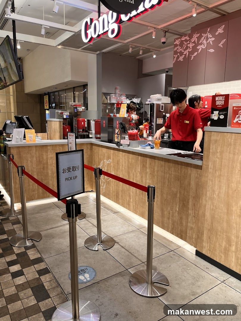Gong Cha Counter Interior