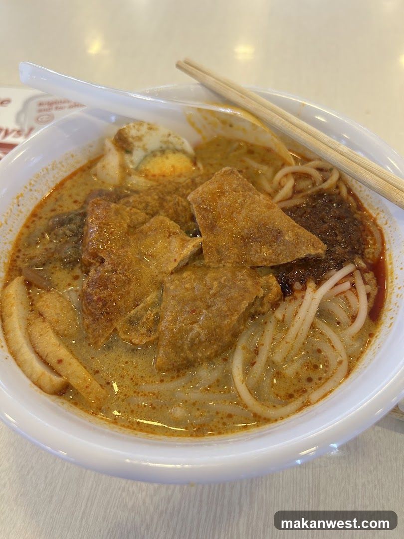 Noodle Bowl with Curry and Tofu Puffs