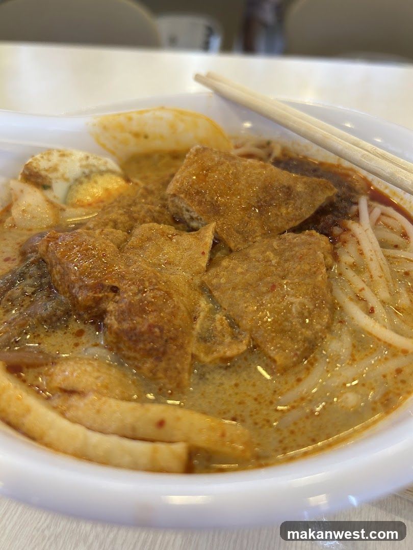 Noodle Dish with Tofu Puffs