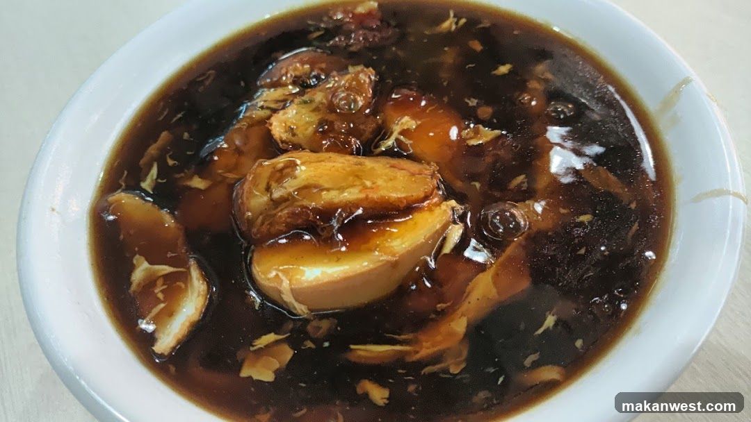 Braised Chicken Soup with Egg