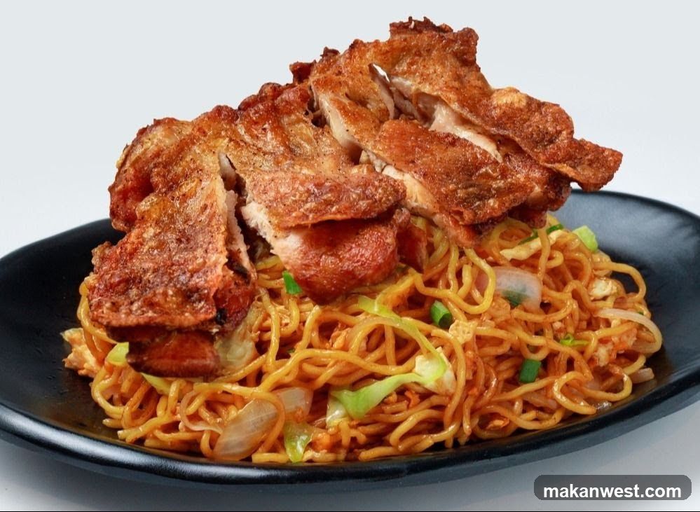 Chicken Fried Noodles with Crispy Chicken
