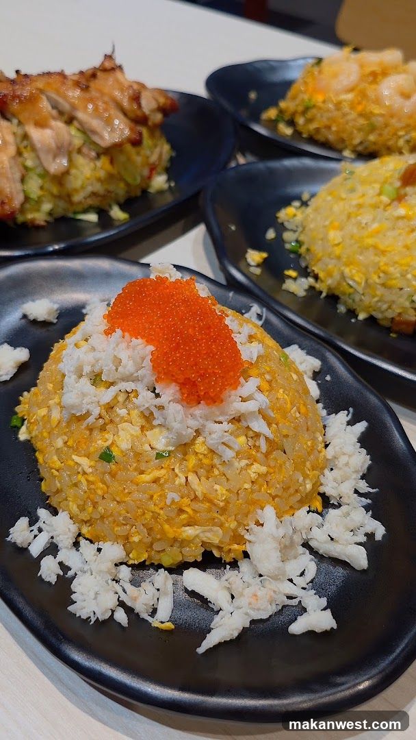 Fried Rice Dishes with Toppings