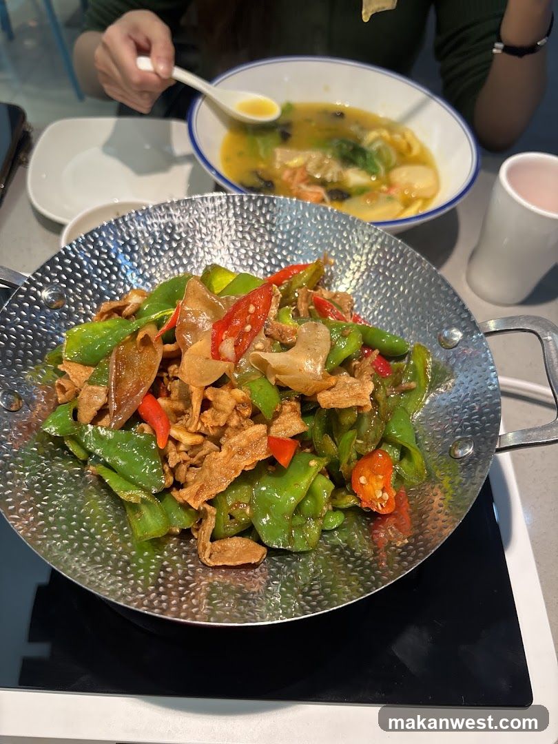 Stir-fry with Peppers and Noodles
