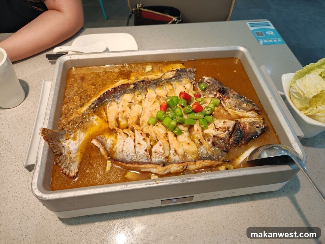 Grilled Fish with Chili and Green Peppers