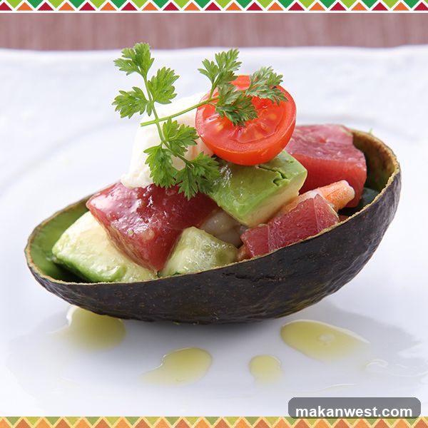 Avocado Shell Tuna Salad