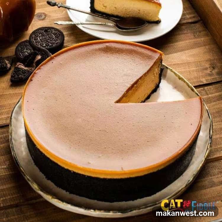 Oreo Cheesecake with Chocolate Frosting