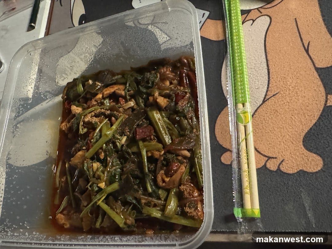 Stir-fried vegetables in a container