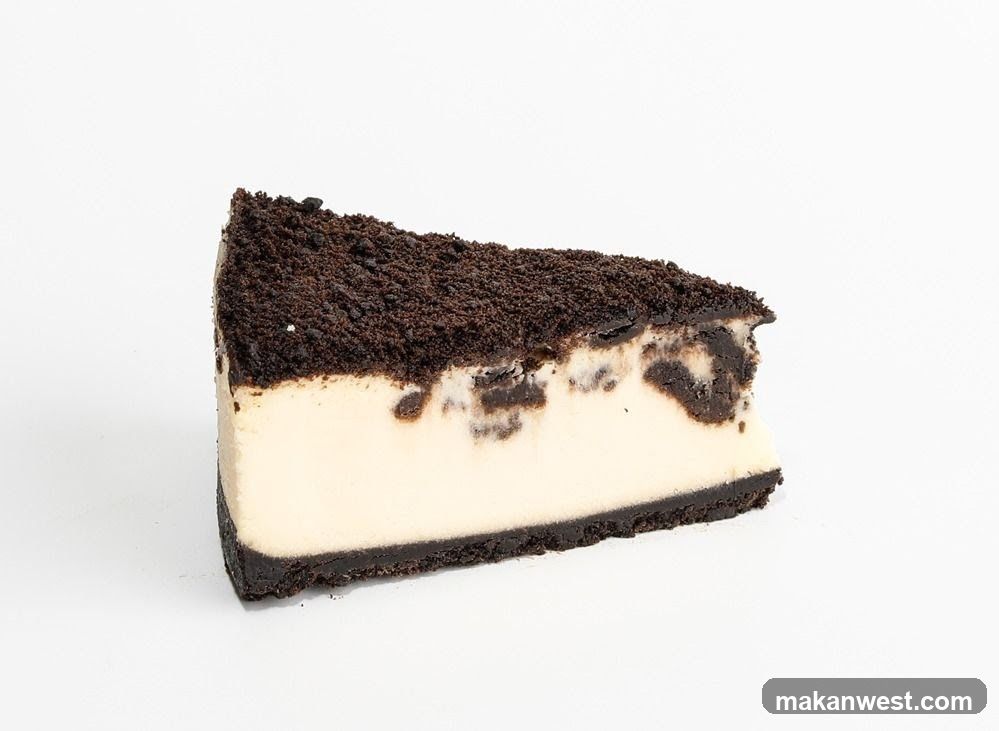 Oreo Cheesecake Slice