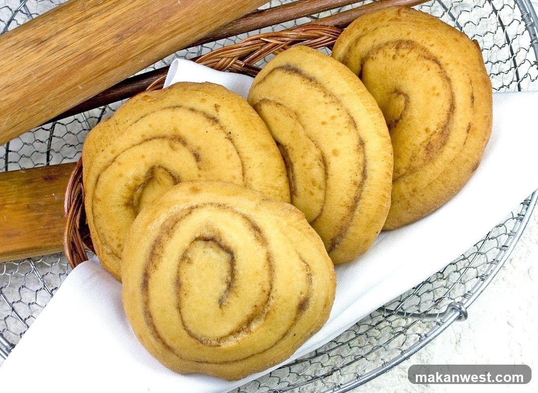 Cinnamon Rolls in Basket
