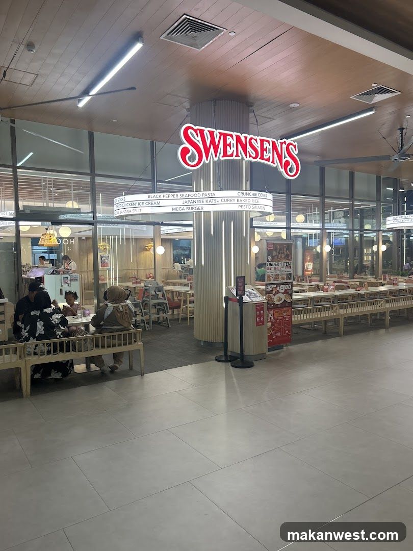 Swensen's Interior View