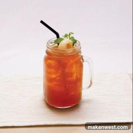 Iced Tea in Mason Jar