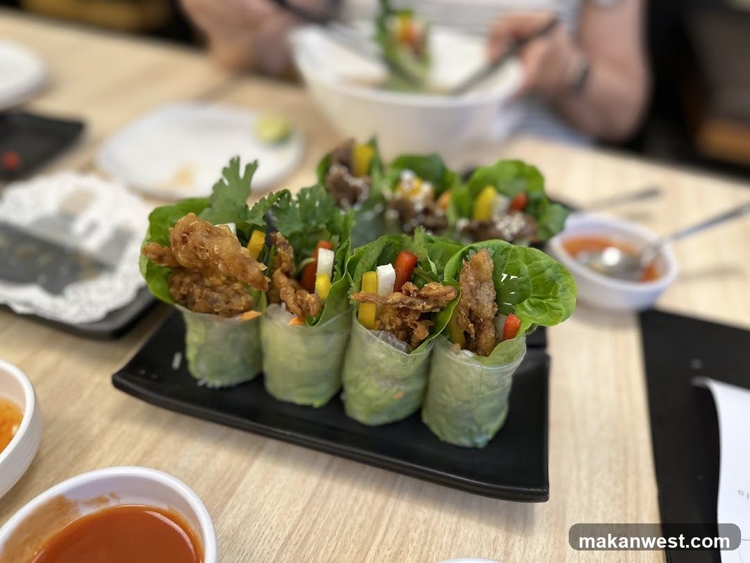 Spring Rolls with Dipping Sauce