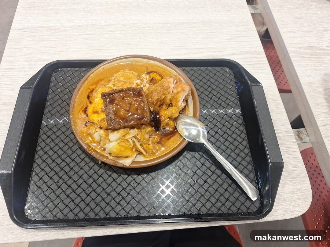 Curry Dish with Tofu and Rice