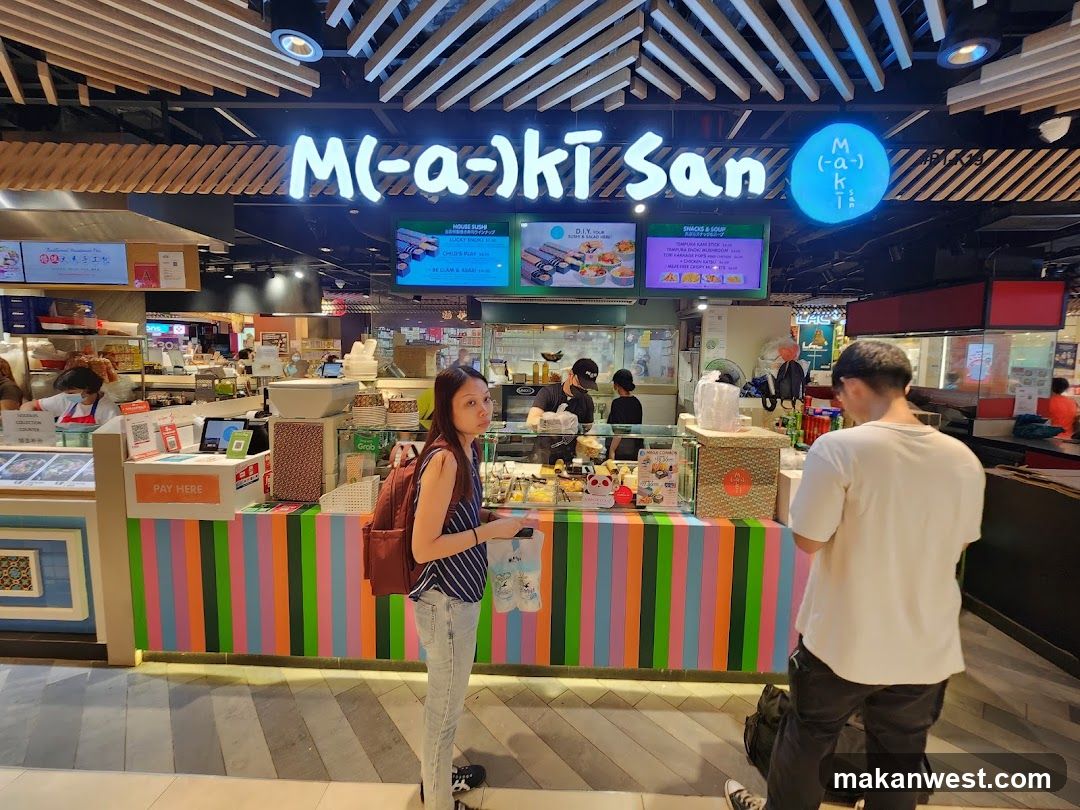 M(-a)ki San Interior View