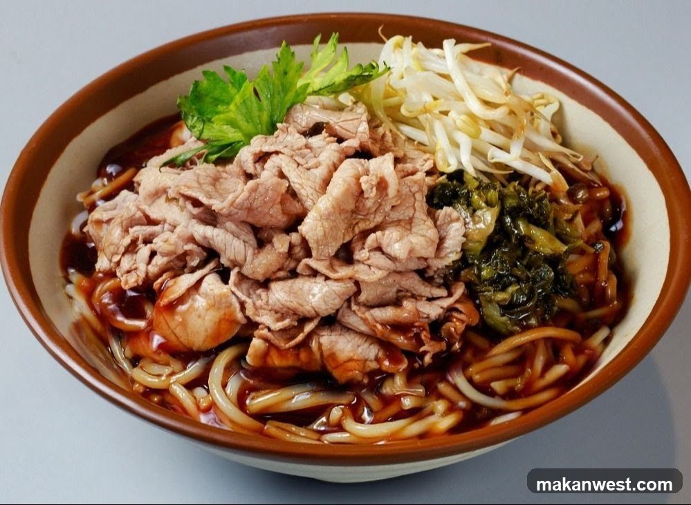 Bowl of Noodles with Meat and Vegetables