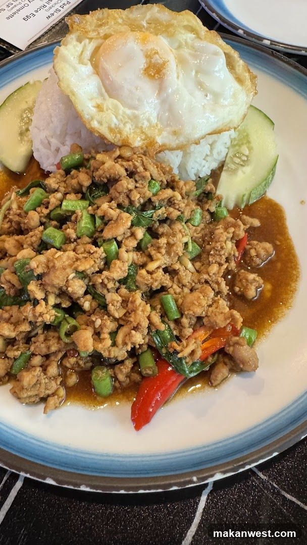 Thai Fried Rice with Minced Pork and Egg