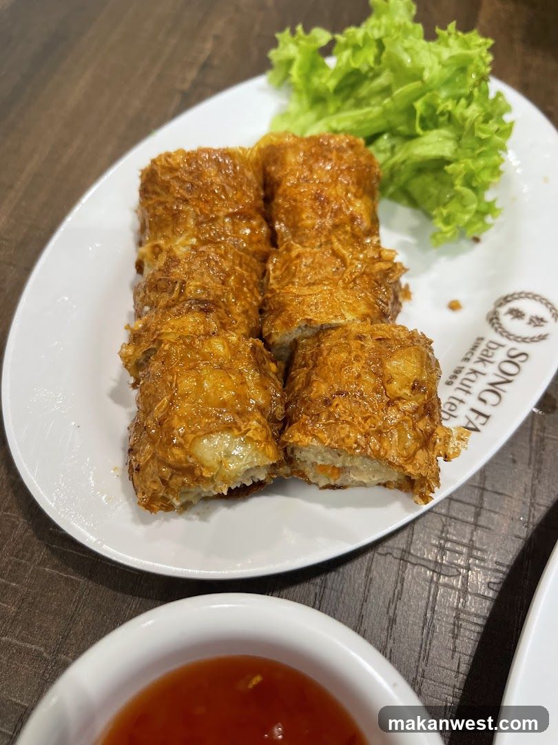 Fried Spring Rolls with Lettuce and Sauce