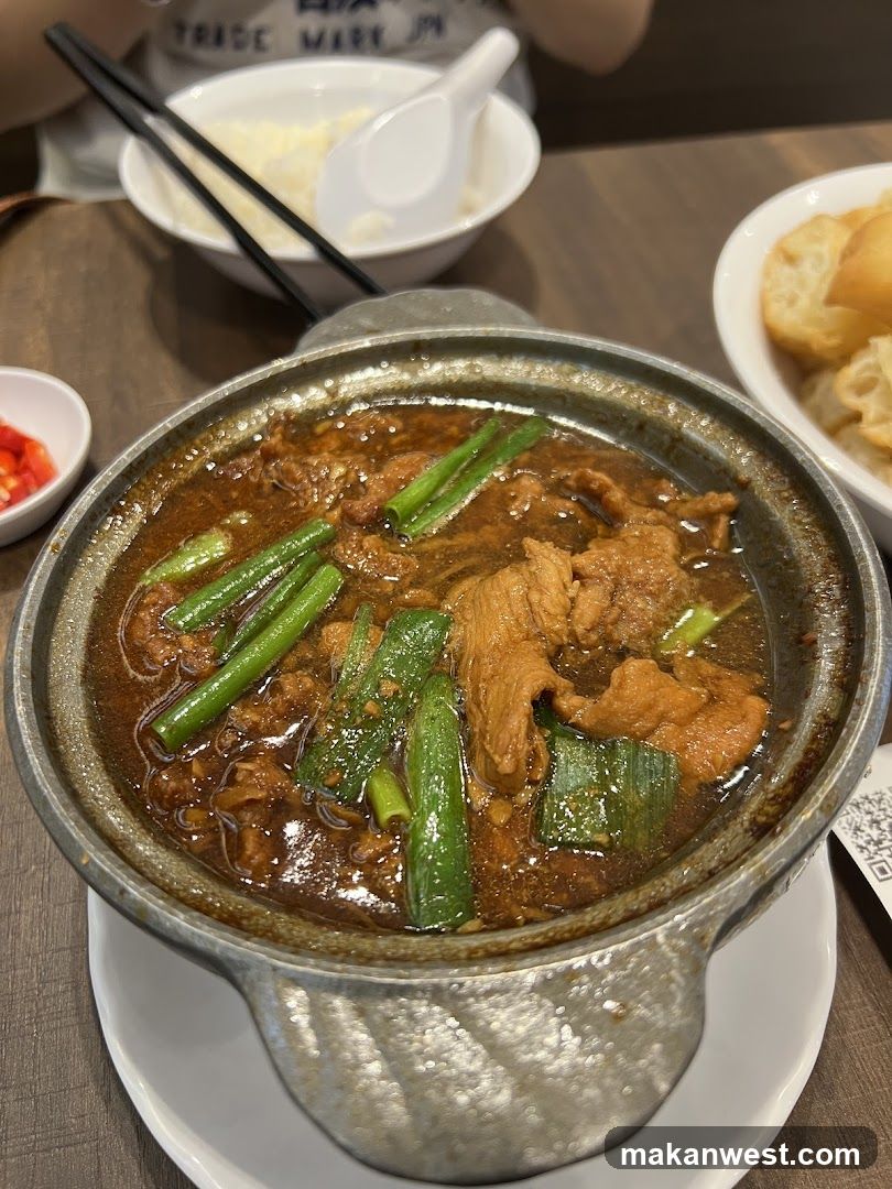 Sizzling Pot Dish with Green Onions