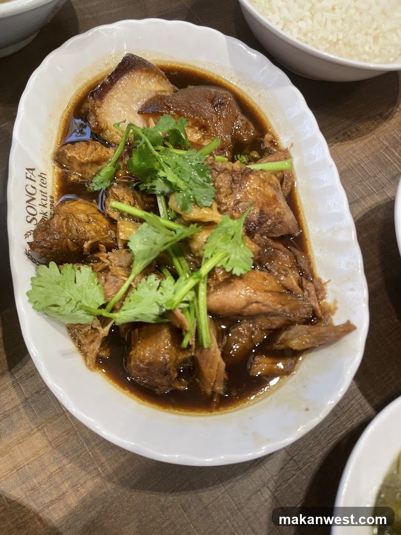 Braised Pork with Cilantro