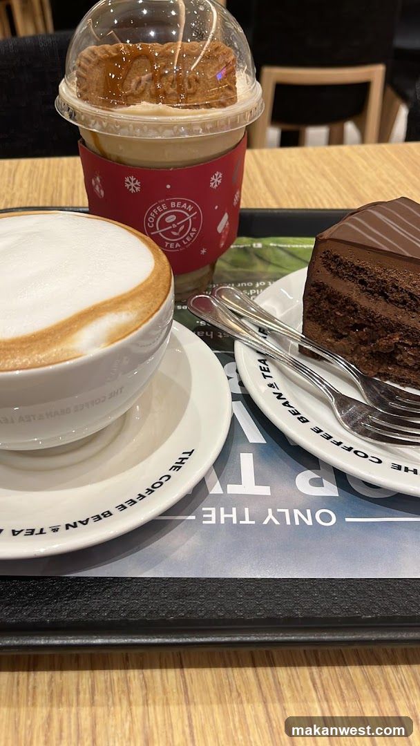 Coffee and Cake at The Coffee Bean & Tea Leaf