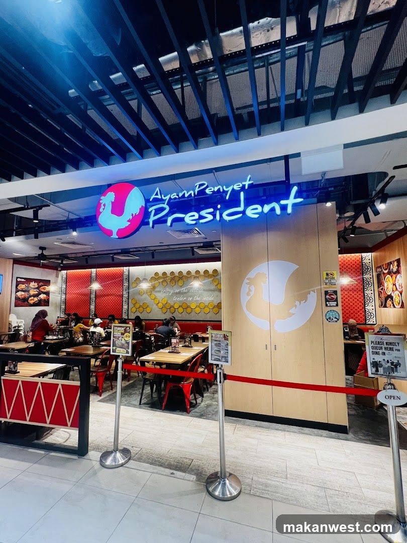 Ayam Penyet President Interior View