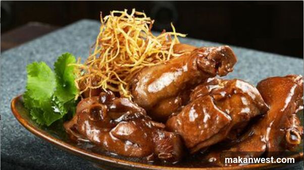Braised Chicken with Garnish