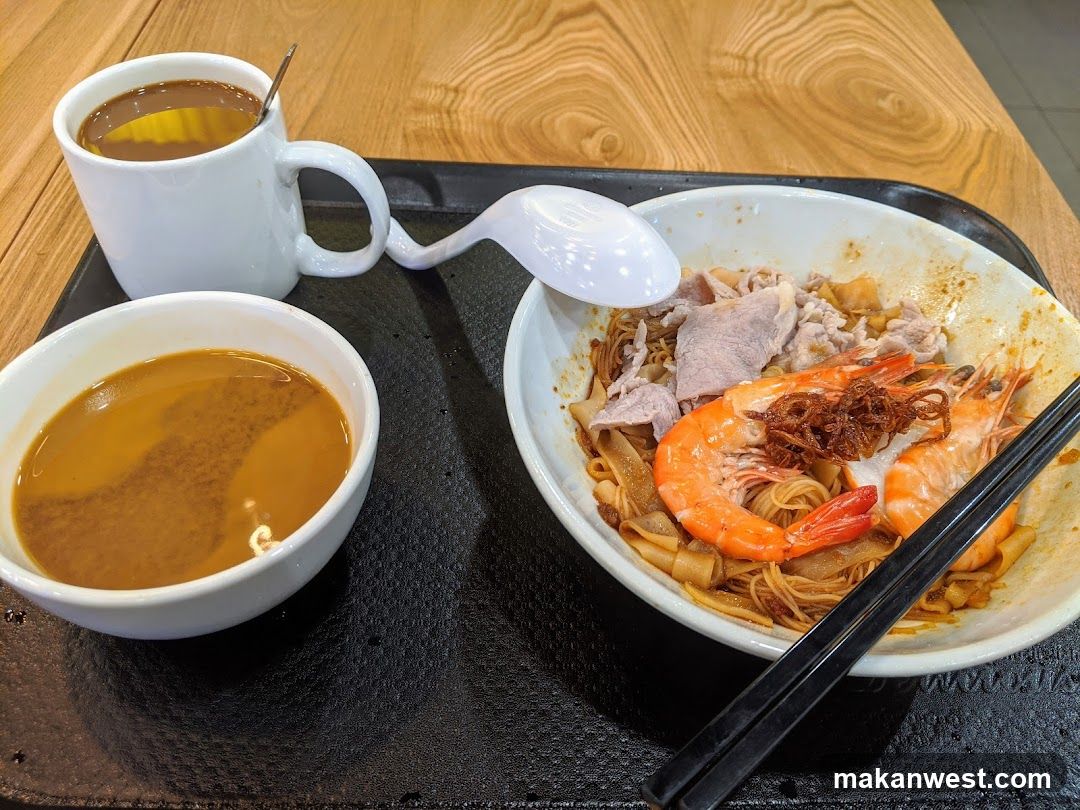 Noodle Meal with Shrimp and Soup