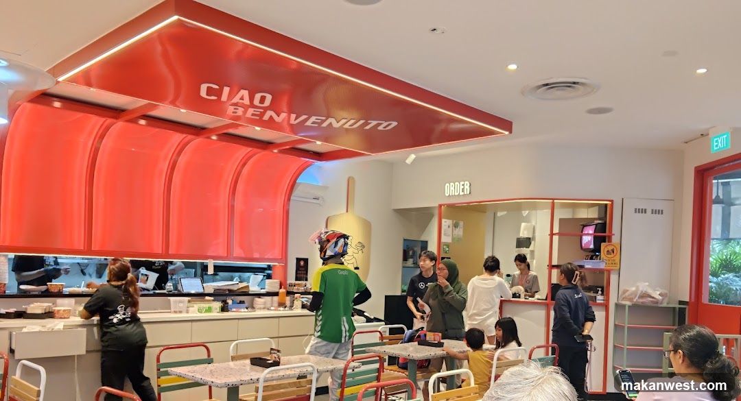 Ciao Benvenuto Interior