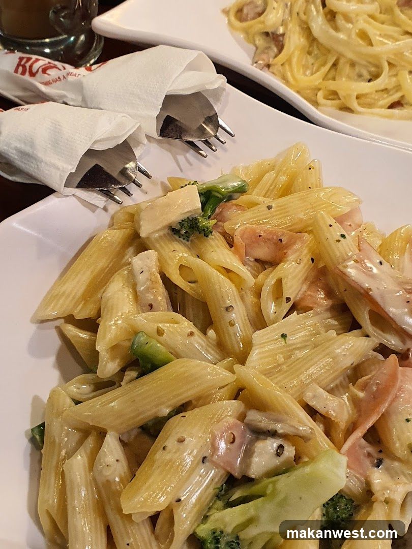 Pasta Dish with Broccoli and Ham