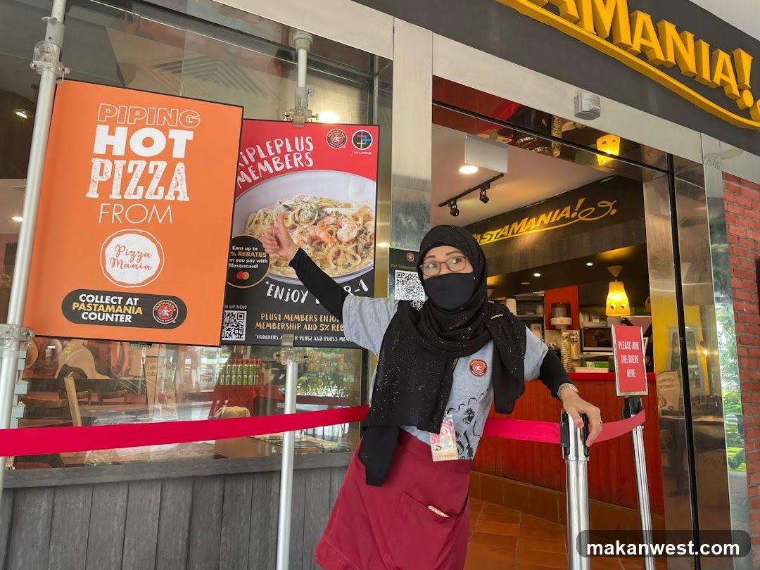 Pastamanian Pizza Store Entrance