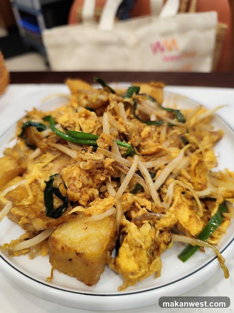 Stir-fried Tofu with Eggs and Bean Sprouts