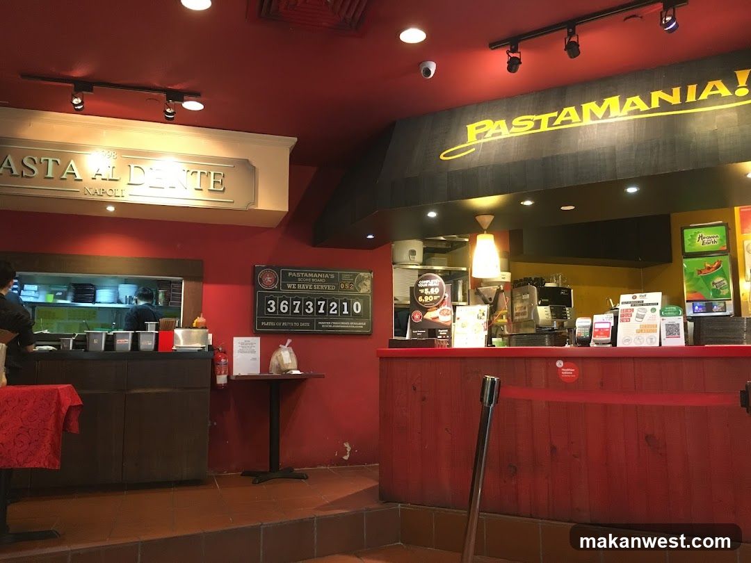 PastaMania Interior View