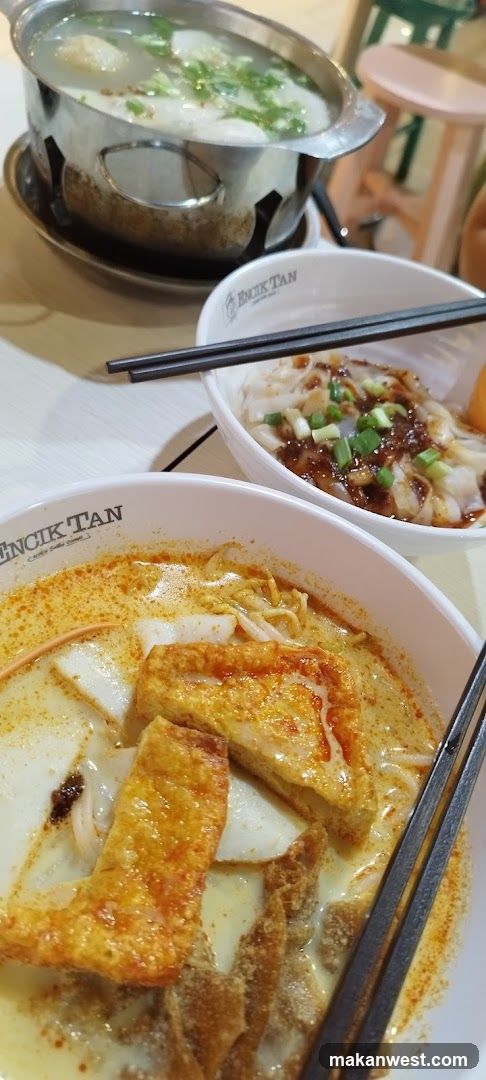 Rendang Tan Dishes