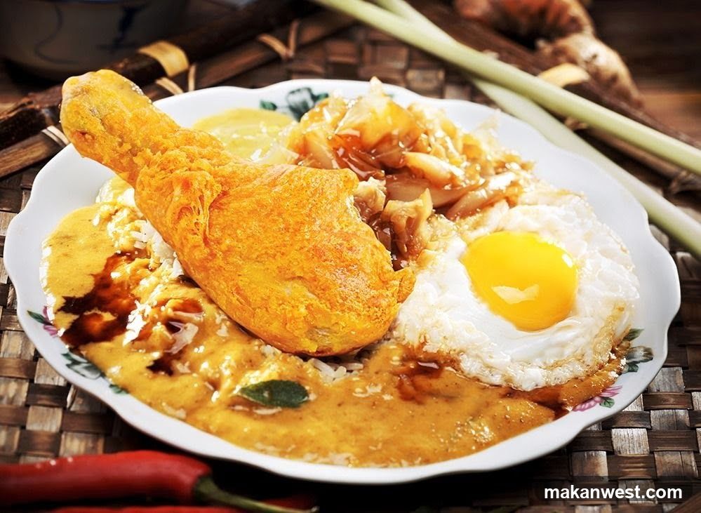 Fried Chicken with Curry and Egg