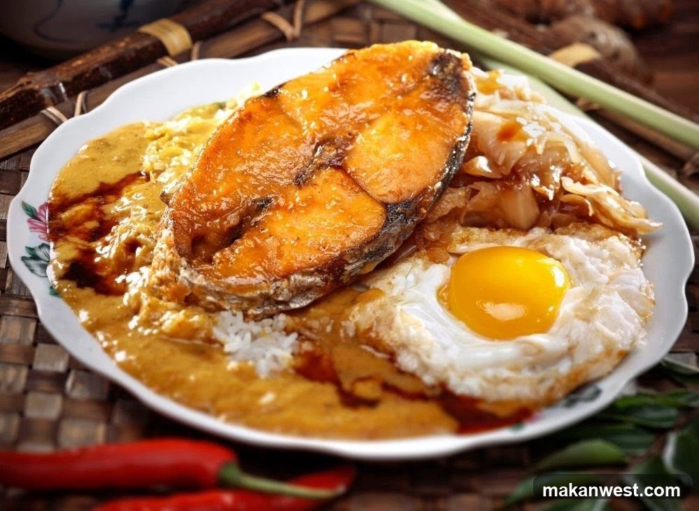 Fried Fish with Curry and Egg