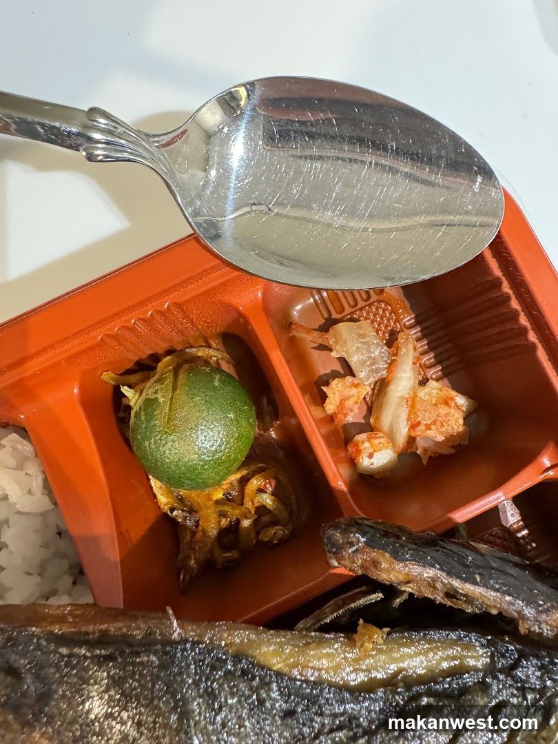 Food Container with Spoon