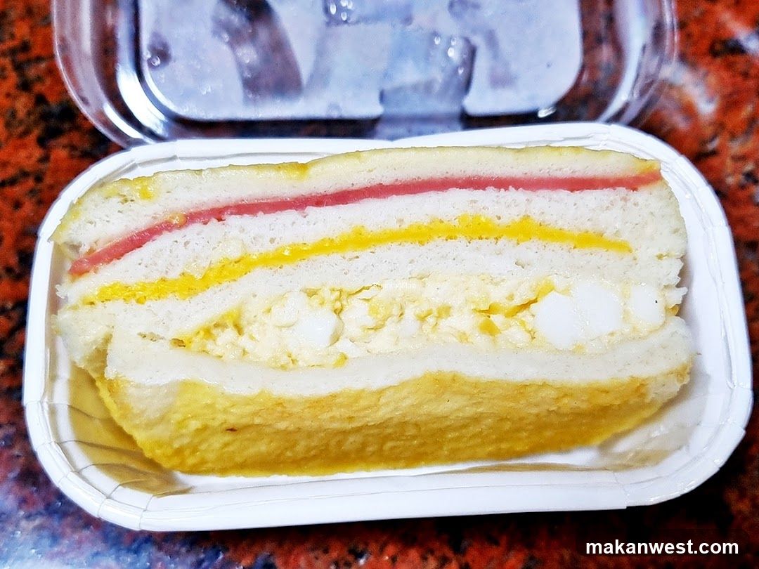 Sandwich in container