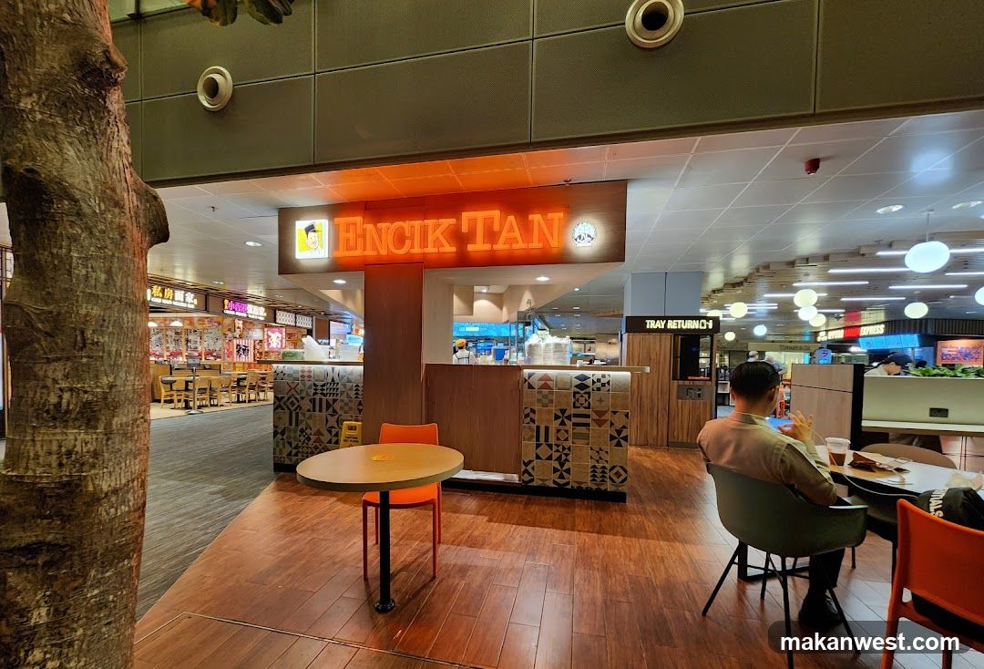 Encik Tan Restaurant Interior