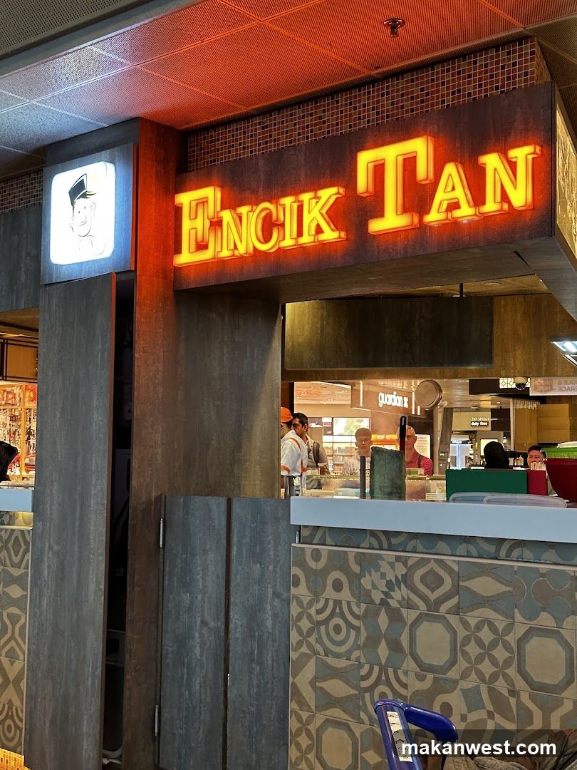 Encik Tan
