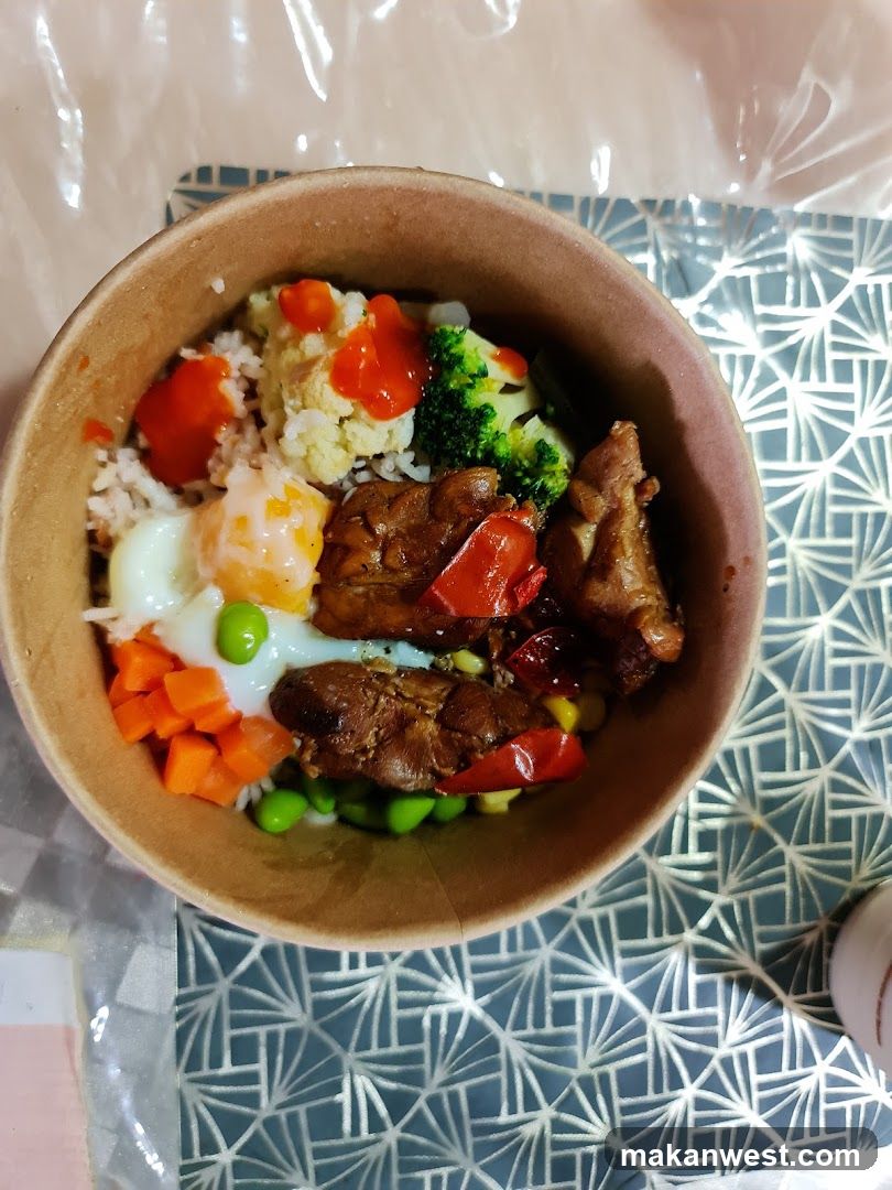 Bowl of Rice with Meat and Vegetables