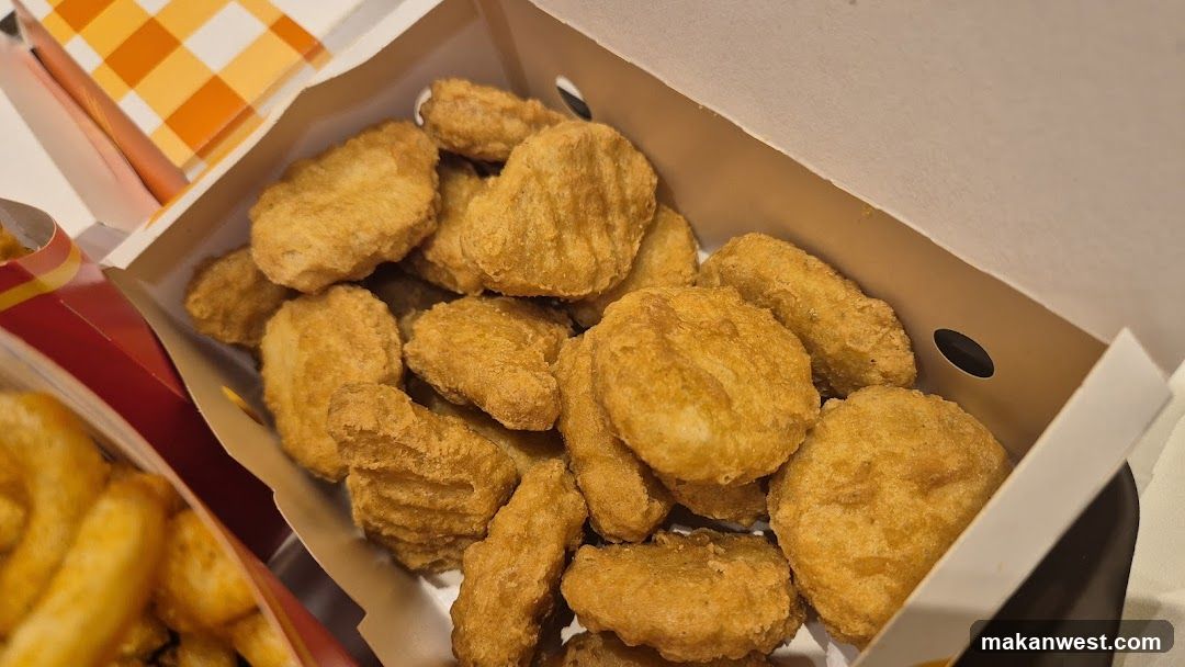 Fried Chicken Nuggets in a Box